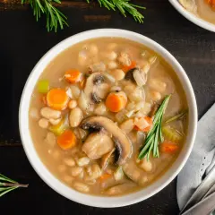 Ile kalorii ma zupa grzybowa? Sprawdź, co możesz zyskać!