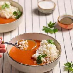 Zupa pomidorowa jak u babci - przepis na smak dzieciństwa