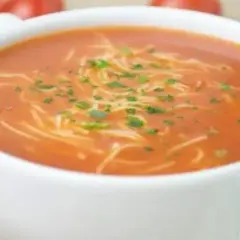 Zupa pomidorowa jak u mamy w Thermomix – smak dzieciństwa w 30 minut