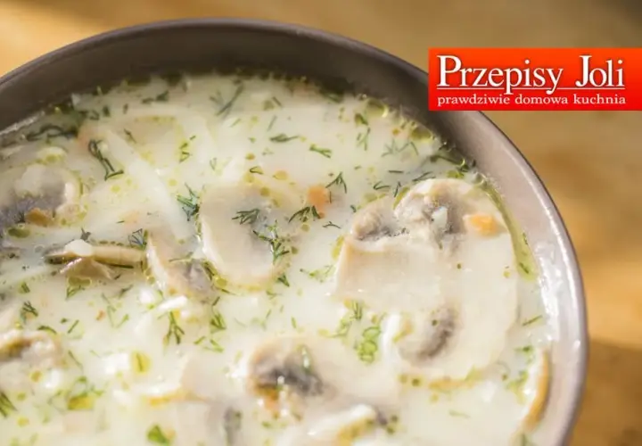 Zupa pieczarkowa z makaronem: przepis krok po kroku | Smak i sekret