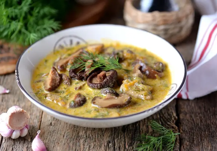 Jak doprawić zupę grzybową, aby zyskała wyjątkowy smak i aromat