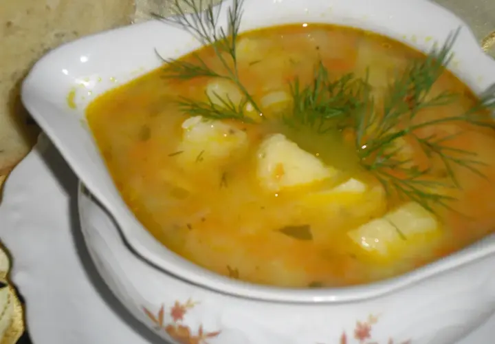 Jakie przyprawy do zupy ziemniaczanej poprawią jej smak i aromat