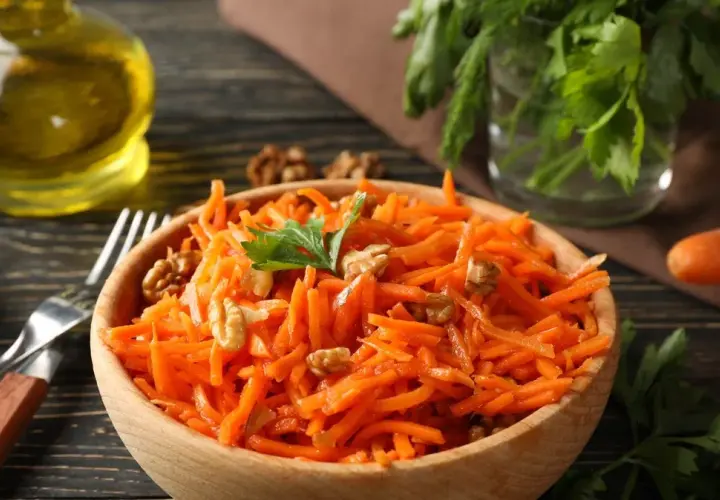 Surówka z marchewki jak z restauracji – przepis na idealny smak