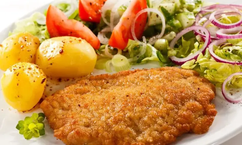 Ile kcal na obiad? Poznaj zdrowe zasady kaloryczności posiłków