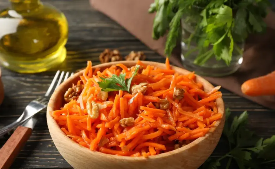 Surówka z marchewki jak z restauracji – przepis na idealny smak