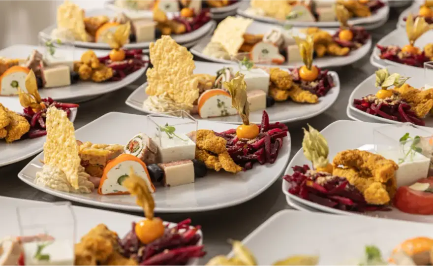 Catering ile od osoby – poznaj ceny i tajniki wyboru oferty