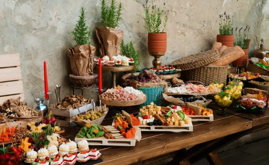 Ile kosztuje catering do domu? Sprawdź ceny i oferty dla Twojej imprezy