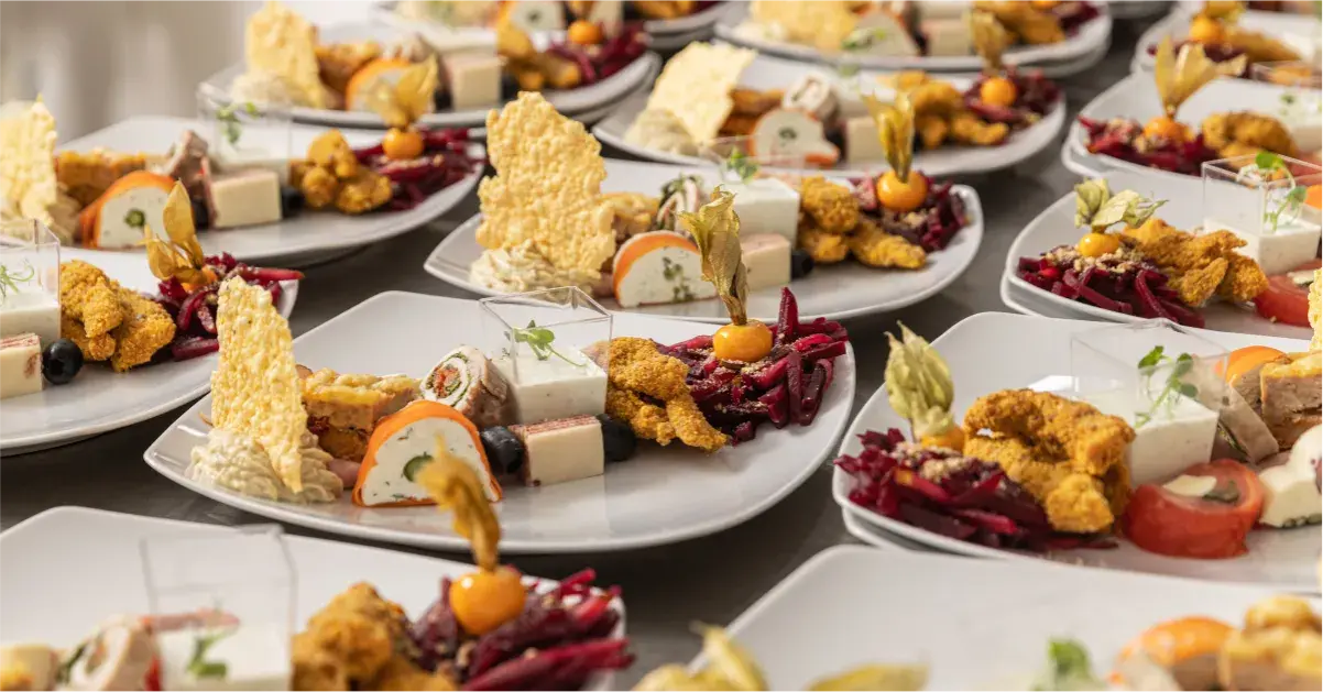 Catering ile od osoby – poznaj ceny i tajniki wyboru oferty
