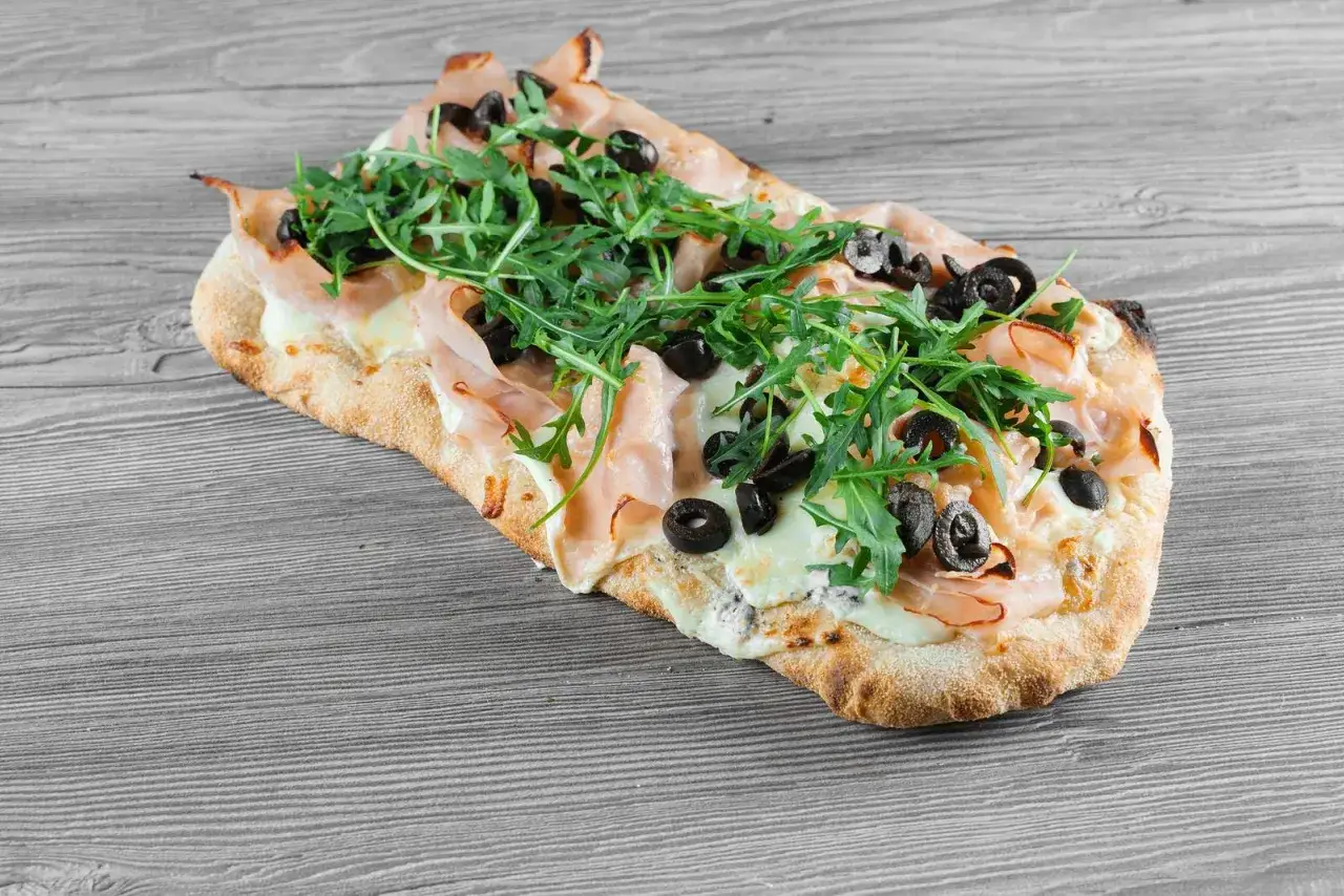 Zdjęcie Przepis na pizzę jak z restauracji - smak, który zachwyci każdego